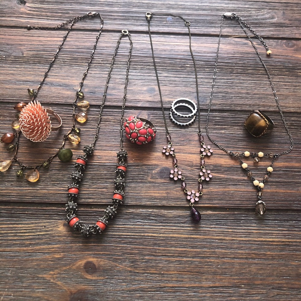 Lot of necklaces & rings